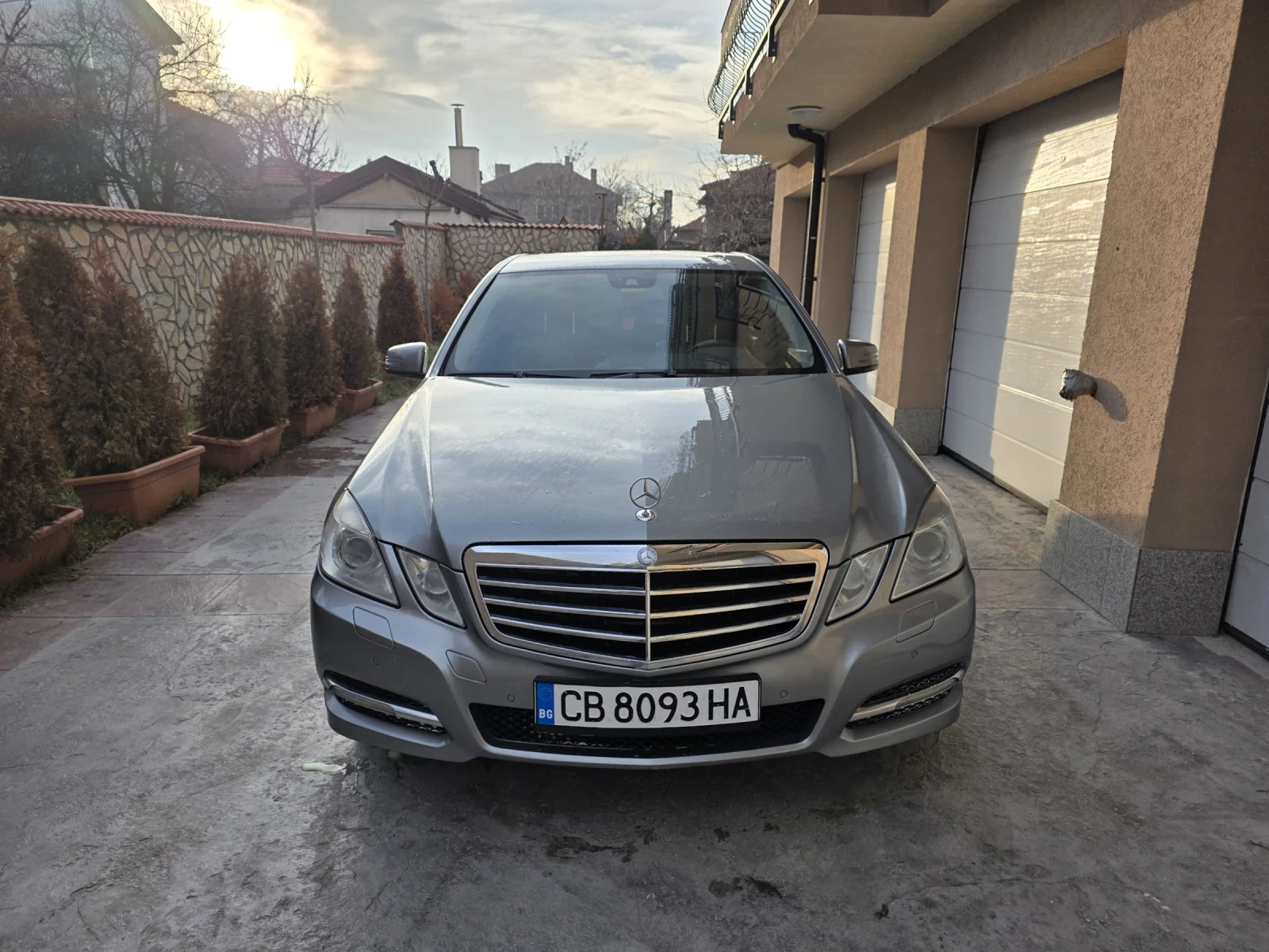Mercedes-Benz E 350 4MATIC, снимка 1