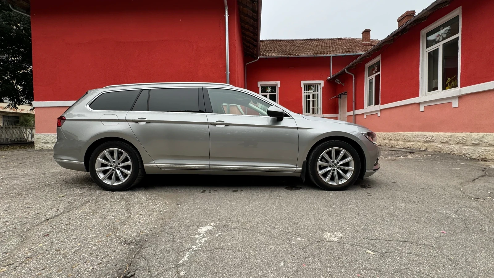 VW Passat B8 Highline 2.0TDI 190к.с. EURO 6B Distronic - изображение 6