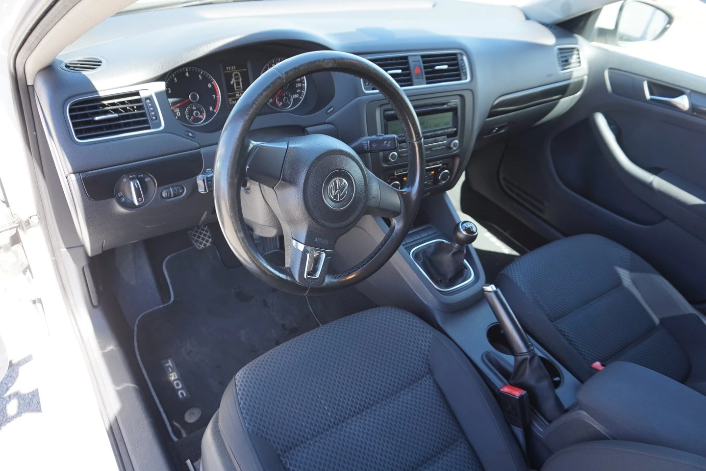 VW Jetta Comfortline 1.2TSI - изображение 2