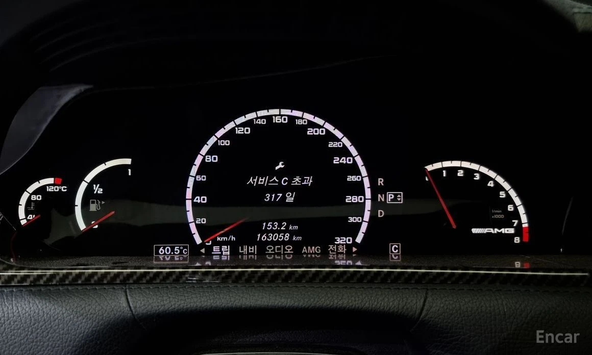 Mercedes-Benz CL 63 AMG  - изображение 8