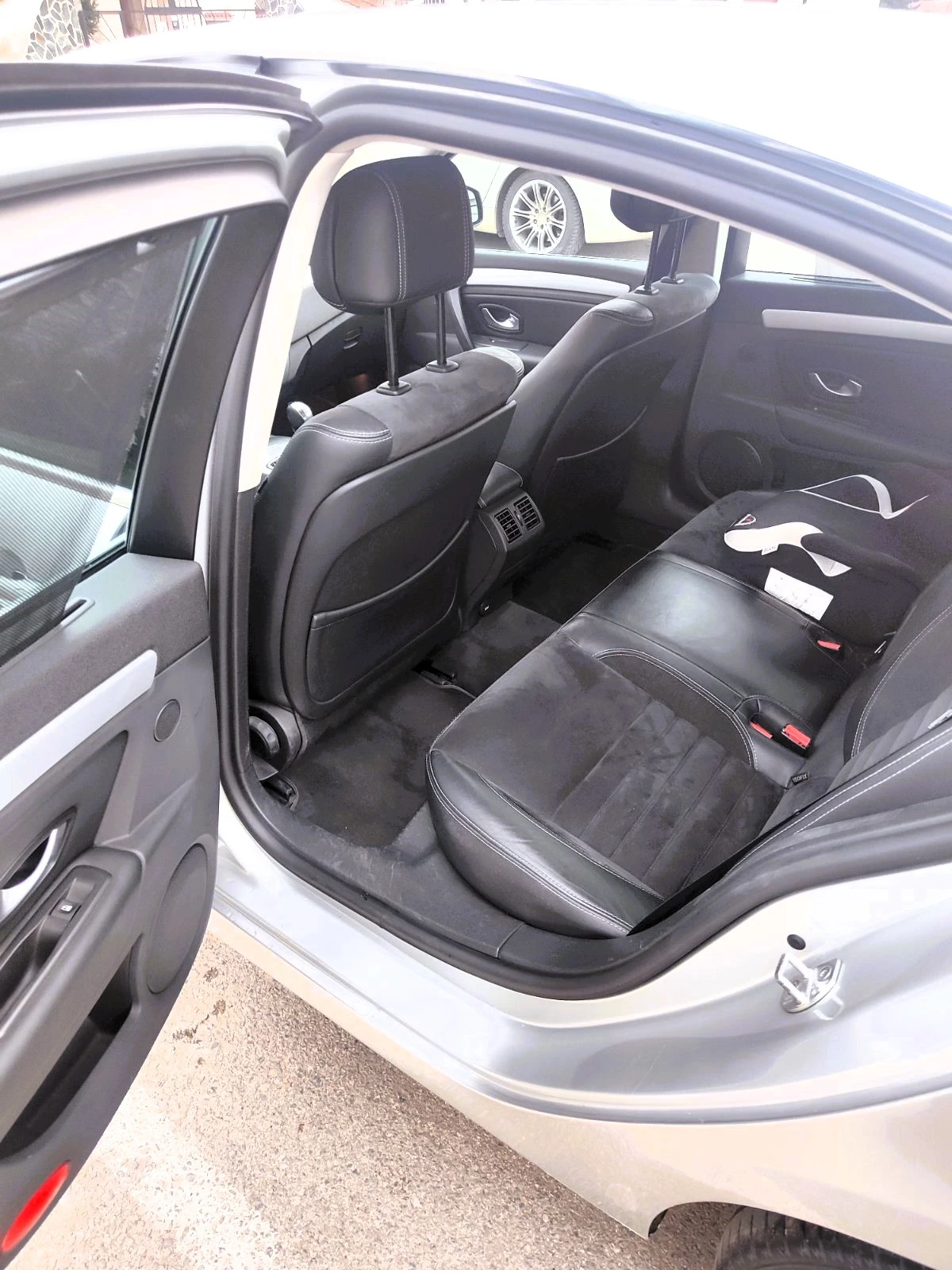 Renault Laguna, снимка 12 - Автомобили и джипове - 53875997