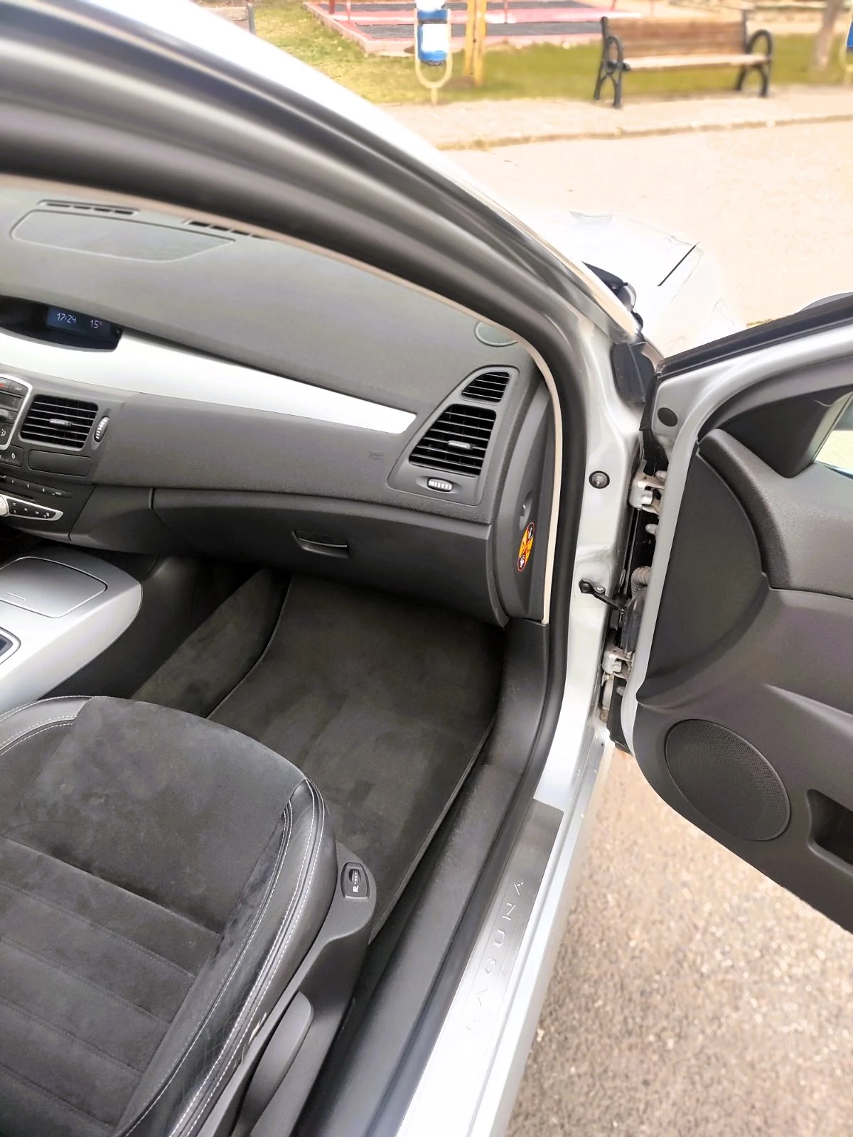 Renault Laguna, снимка 11 - Автомобили и джипове - 53875997