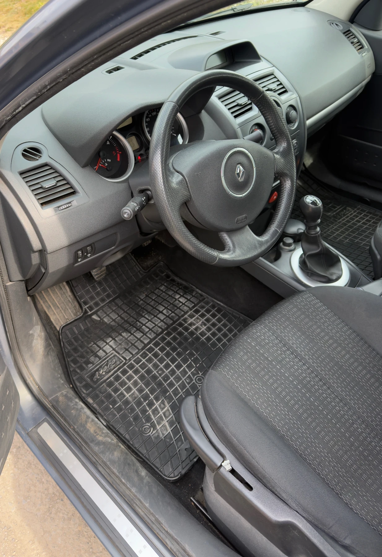 Renault Megane Реални км!!НОВА!Евро 4 !!, снимка 6 - Автомобили и джипове - 53923800