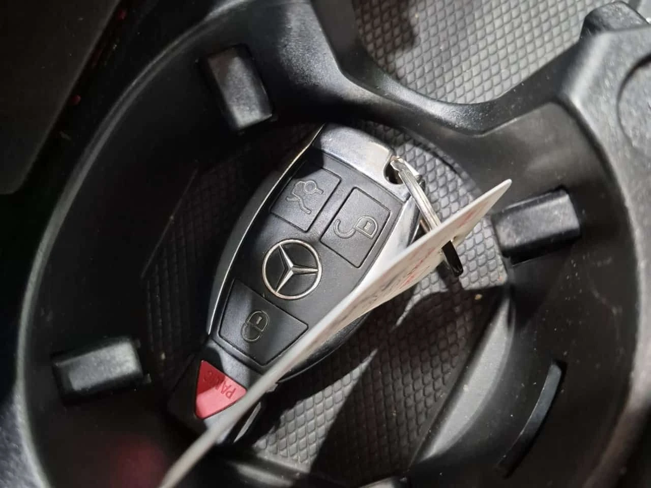 Mercedes-Benz C 300 * KEYLESS* ��������* ����* CARFAX | Mobile.bg � ����������� 8