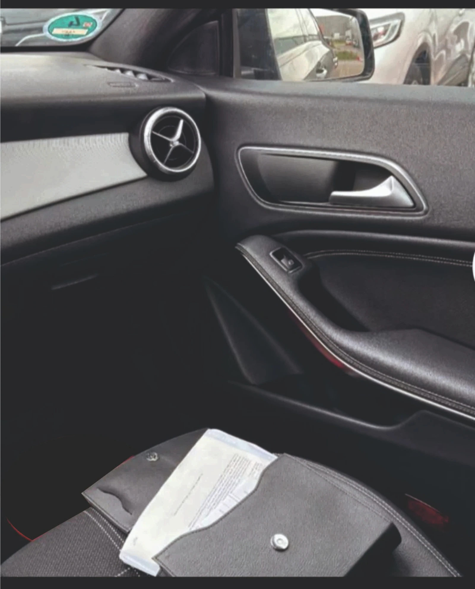 Mercedes-Benz CLA 180, снимка 12 - Автомобили и джипове - 54650460