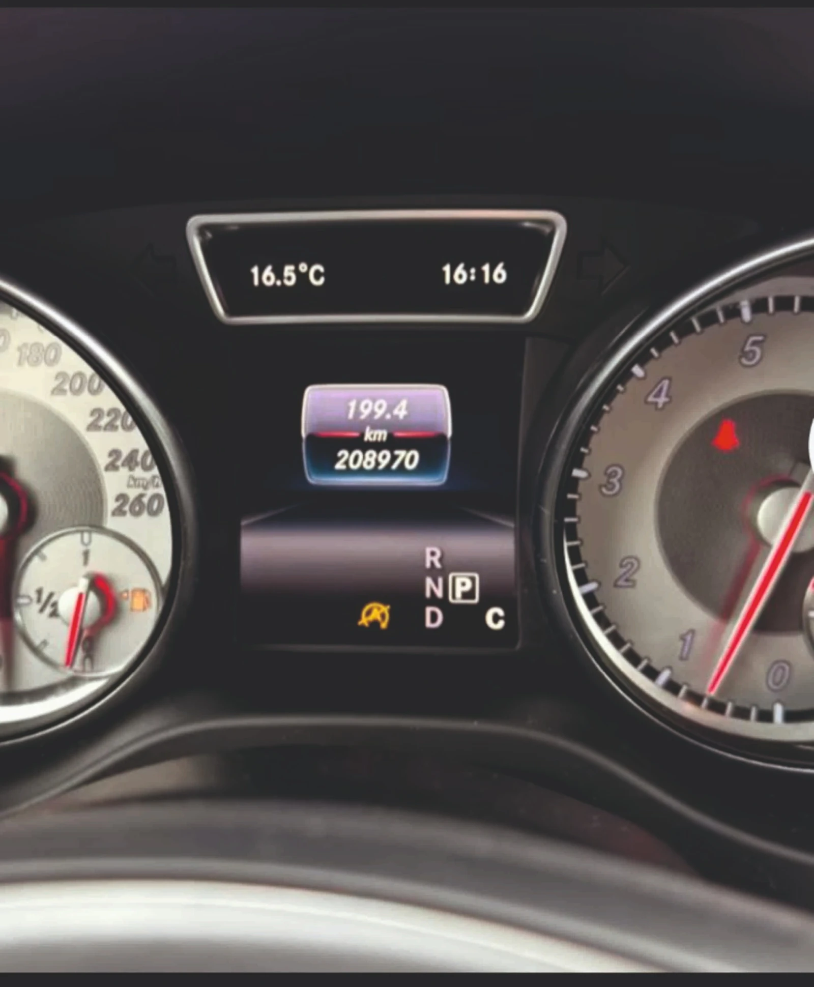 Mercedes-Benz CLA 180, снимка 17 - Автомобили и джипове - 54650460