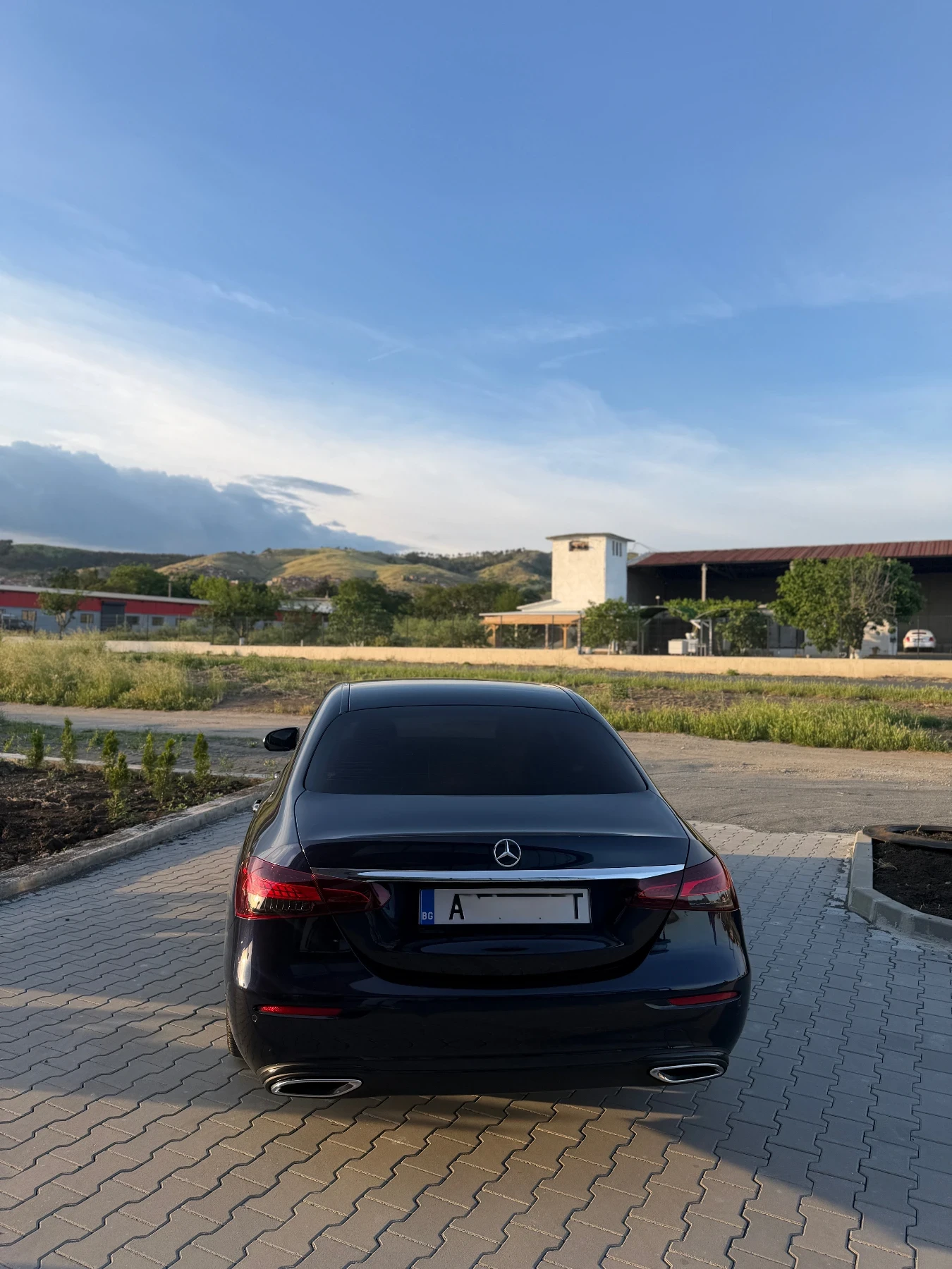 Mercedes-Benz E 300, снимка 2 - Автомобили и джипове - 54702200
