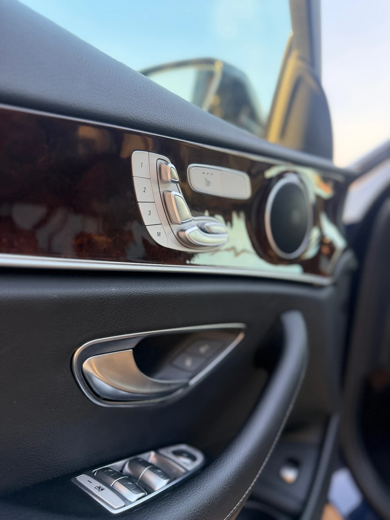 Mercedes-Benz E 300, снимка 13 - Автомобили и джипове - 54702200