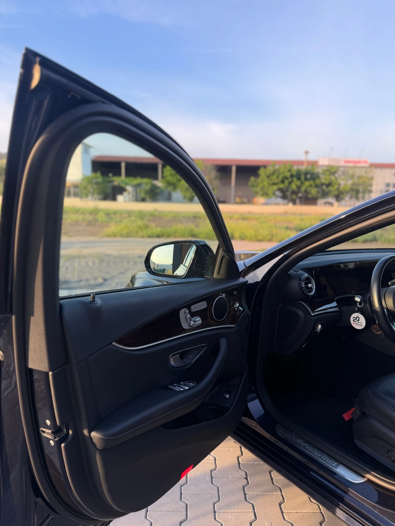 Mercedes-Benz E 300, снимка 11 - Автомобили и джипове - 54702200
