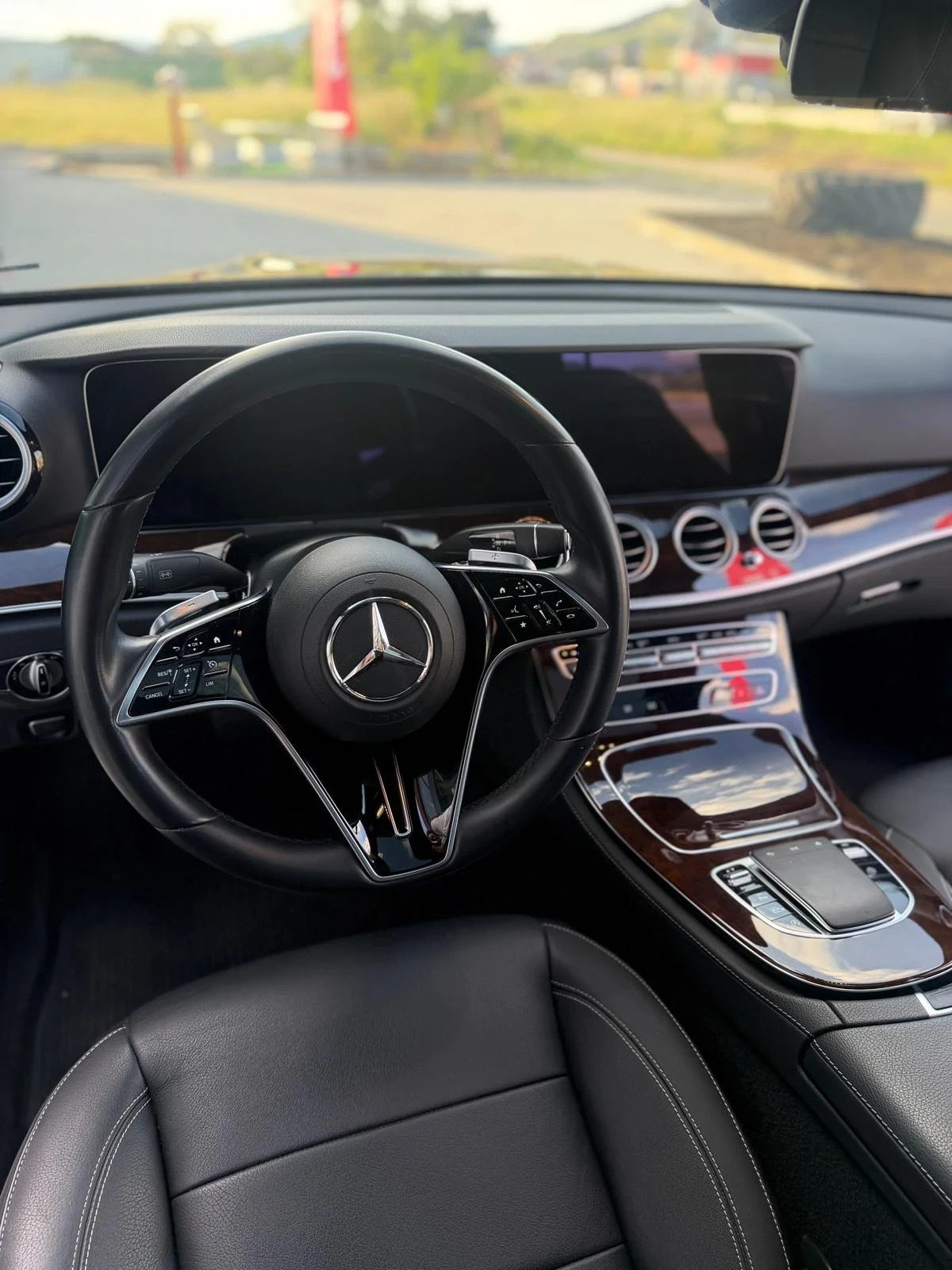 Mercedes-Benz E 300, снимка 16 - Автомобили и джипове - 54702200