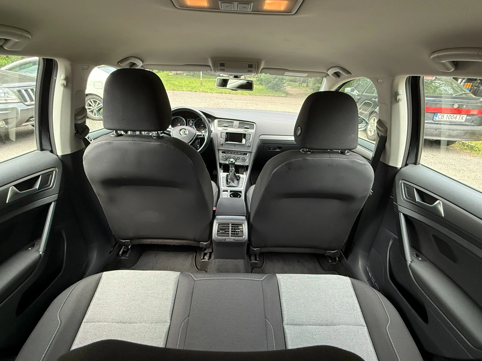 VW Golf 1.2 TSI, снимка 10 - Автомобили и джипове - 54792865