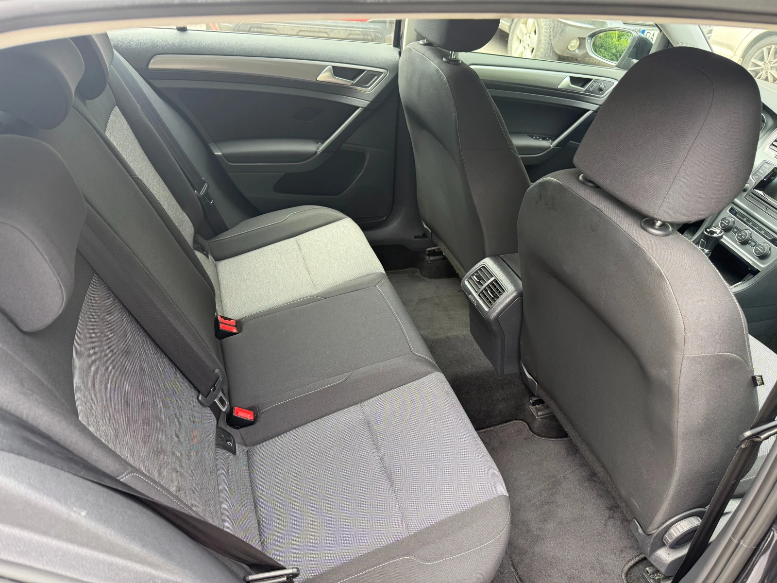 VW Golf 1.2 TSI, снимка 8 - Автомобили и джипове - 54792865
