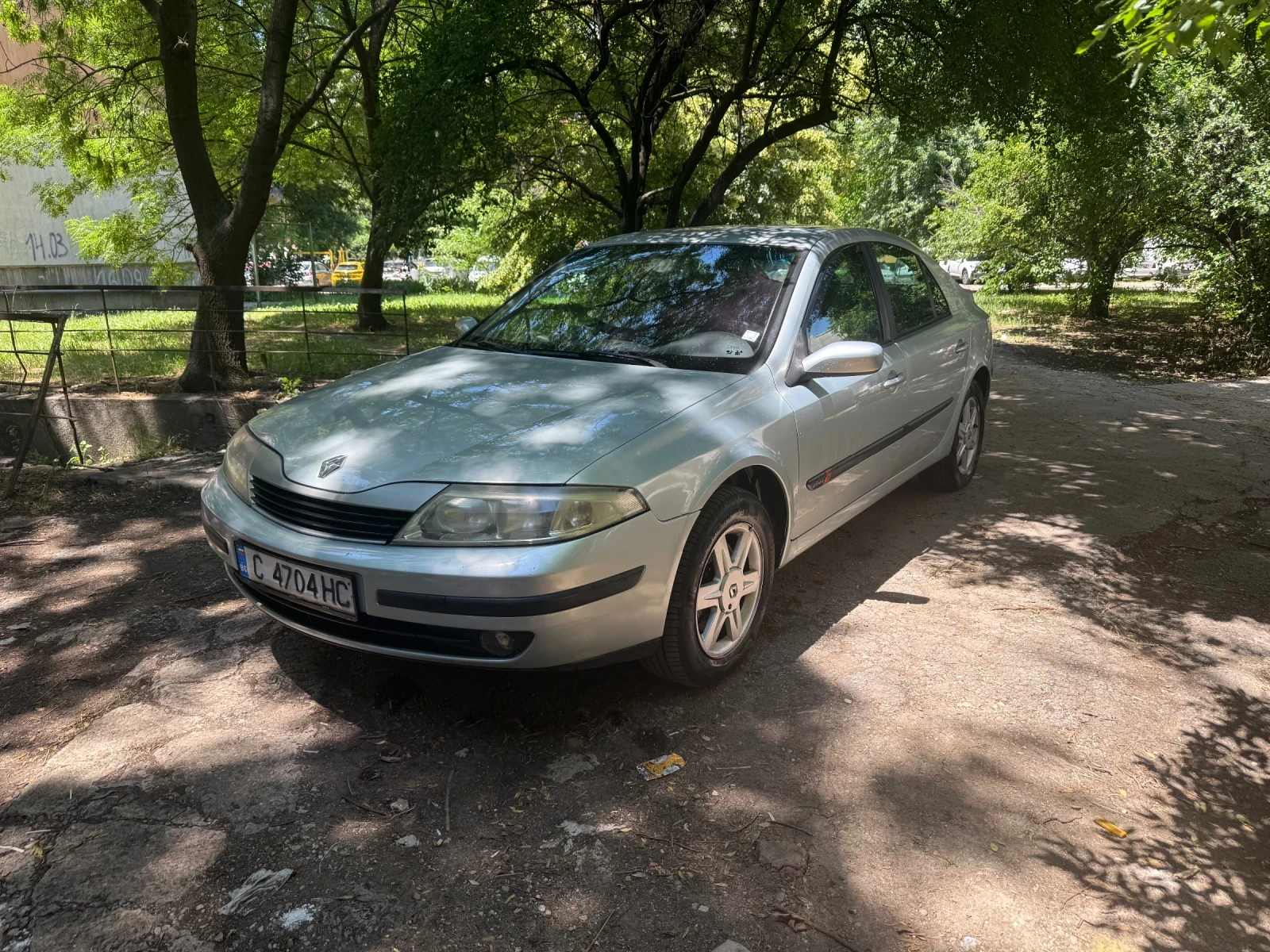 Renault Laguna 1.8 16v, снимка 2 - Автомобили и джипове - 54994052