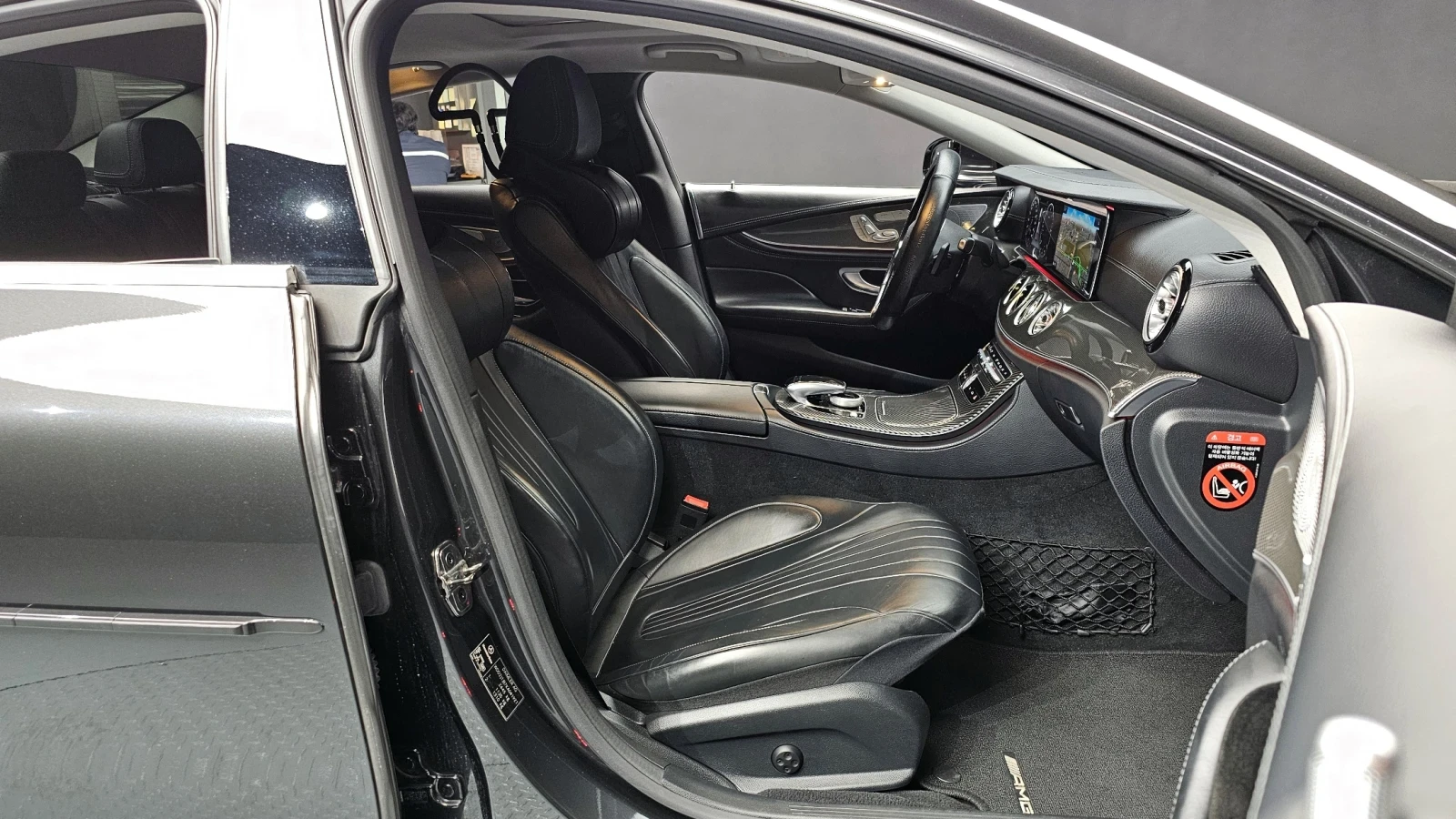 Mercedes-Benz CLS 300 AMG LINE * ПОДГРЕВ * ПАНОРАМА * ПРЕДСТАВИТЕЛСТВО, снимка 10 - Автомобили и джипове - 55062209