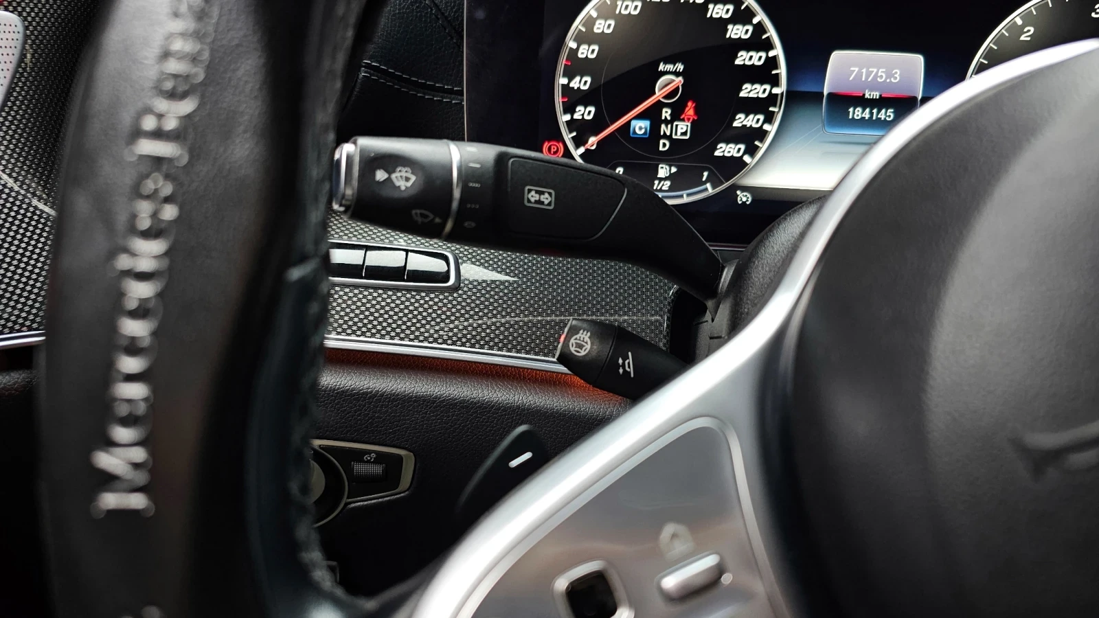 Mercedes-Benz CLS 300 AMG LINE * ПОДГРЕВ * ПАНОРАМА * ПРЕДСТАВИТЕЛСТВО, снимка 16 - Автомобили и джипове - 55062209