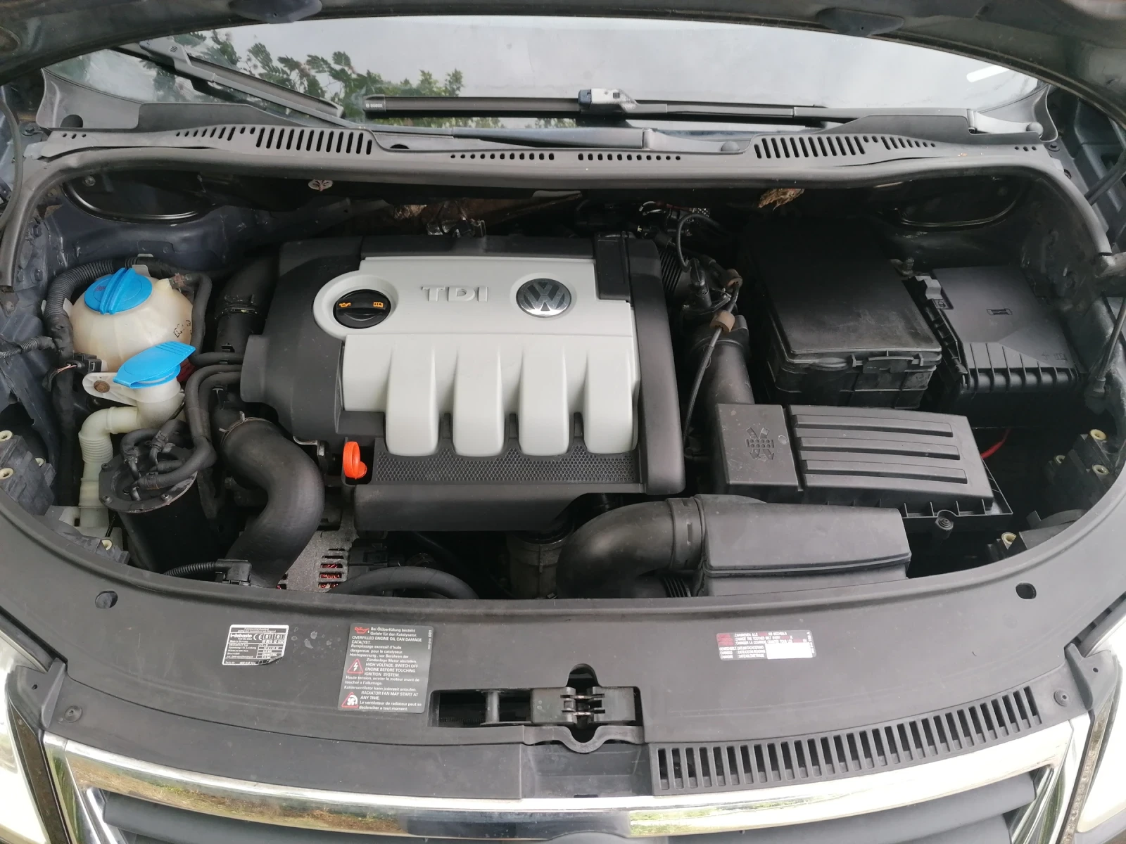 VW Touran 1.9 105kc Германия, снимка 17 - Автомобили и джипове - 55223622