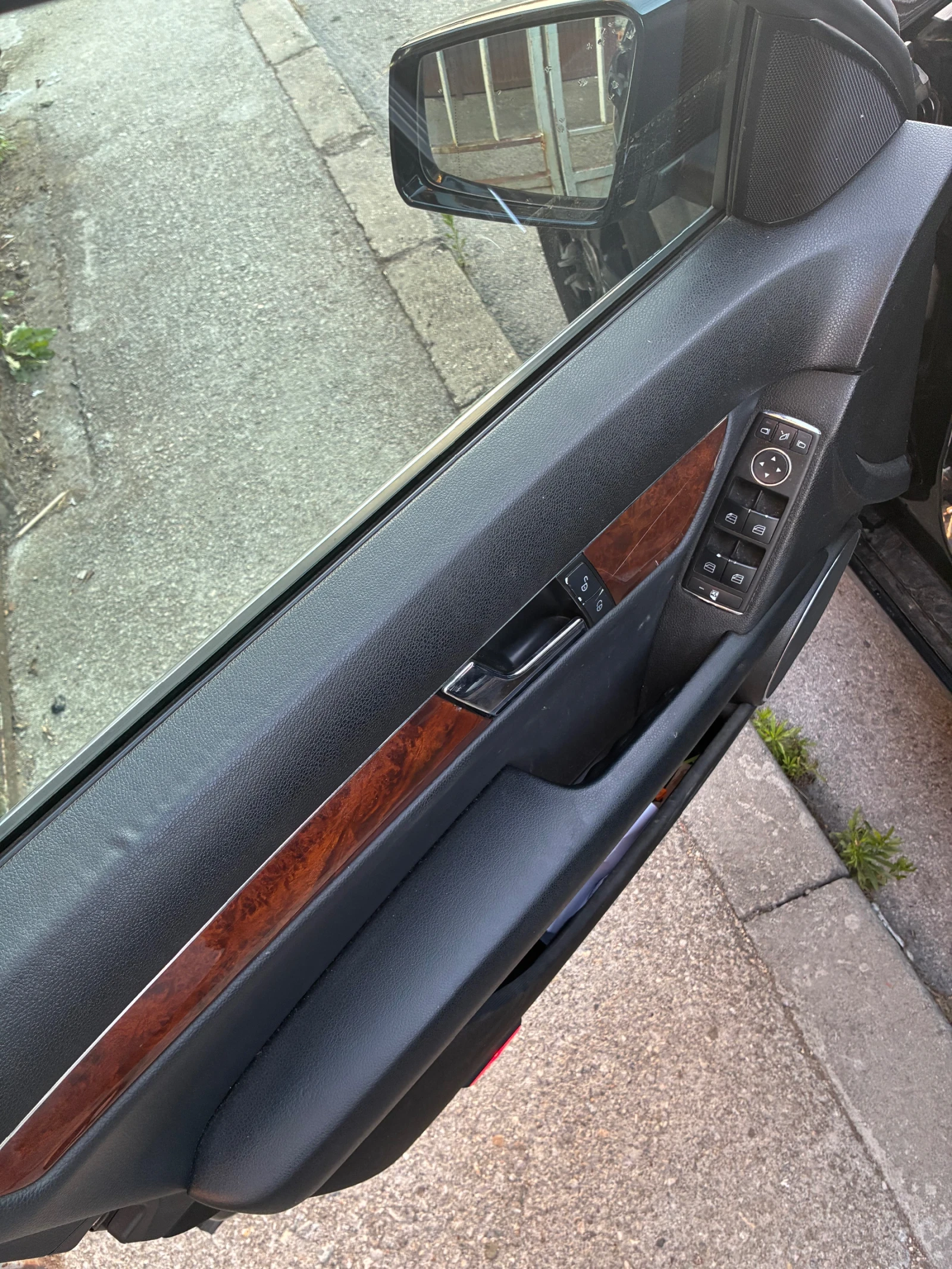 Mercedes-Benz C 220, снимка 9 - Автомобили и джипове - 55237187