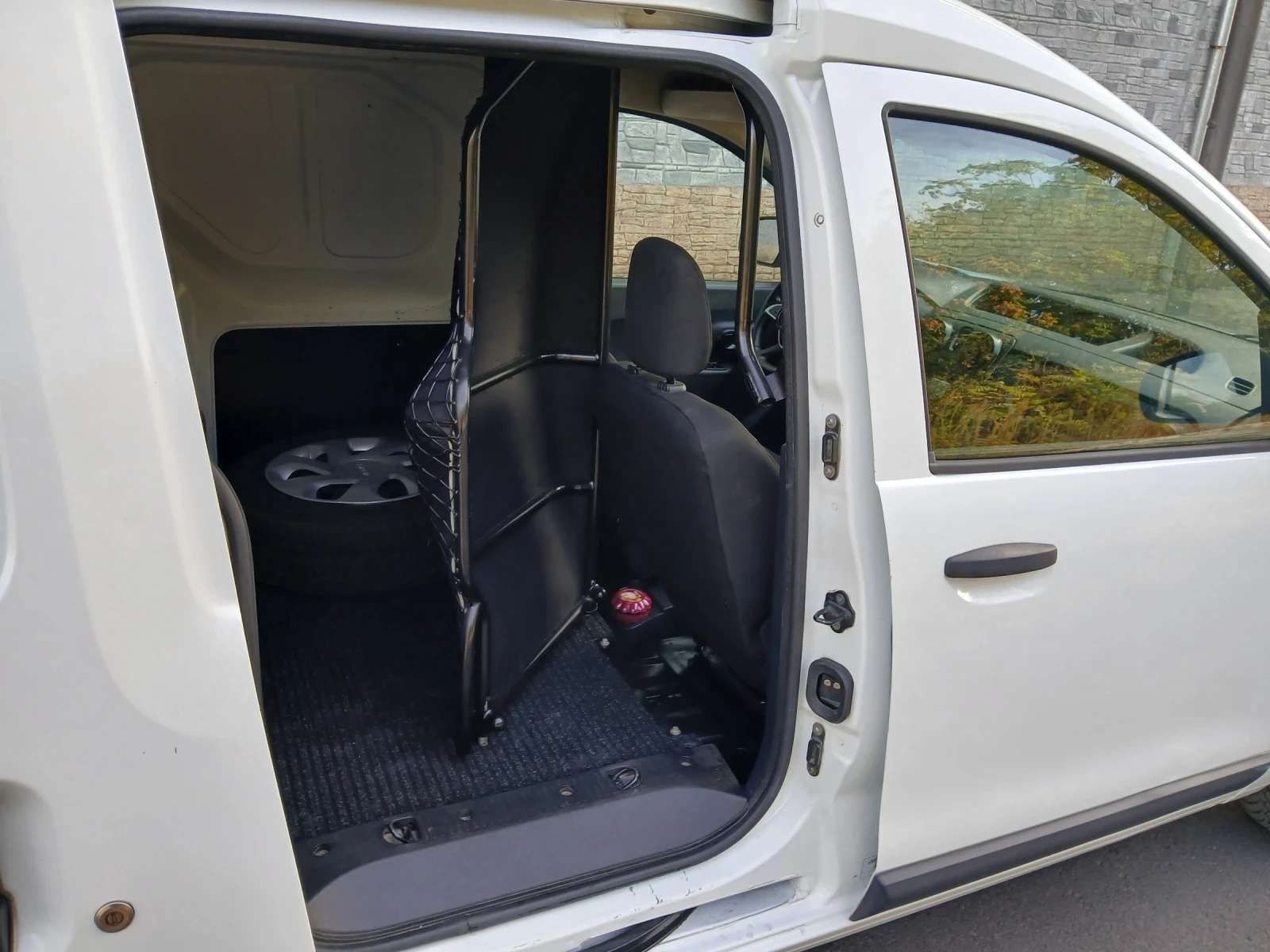 Dacia Dokker, снимка 17 - Автомобили и джипове - 56152799