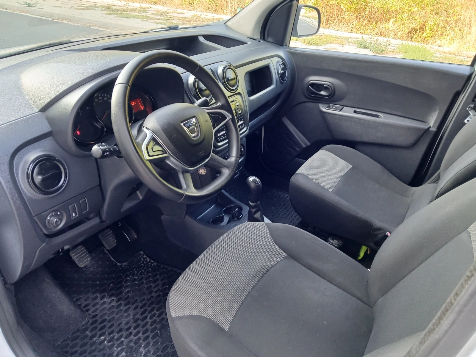 Dacia Dokker, снимка 8 - Автомобили и джипове - 56152799
