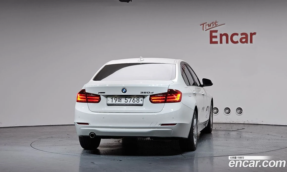 BMW 320 320d xDrive, снимка 4 - Автомобили и джипове - 56156600