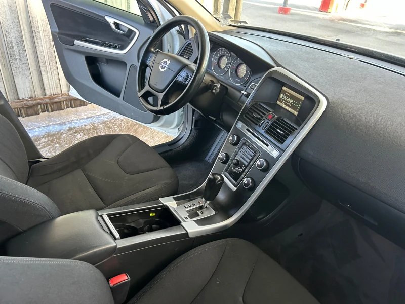 Volvo XC60 VOLVO-CX60-2.0D3-4x4-163kcAvtomat, снимка 12 - Автомобили и джипове - 51519789