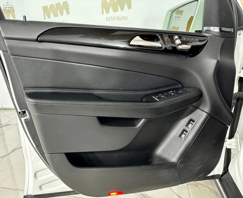 Mercedes-Benz GLE 350 d* 4Matic* Harman/Kardon* 360, снимка 6 - Автомобили и джипове - 52053319