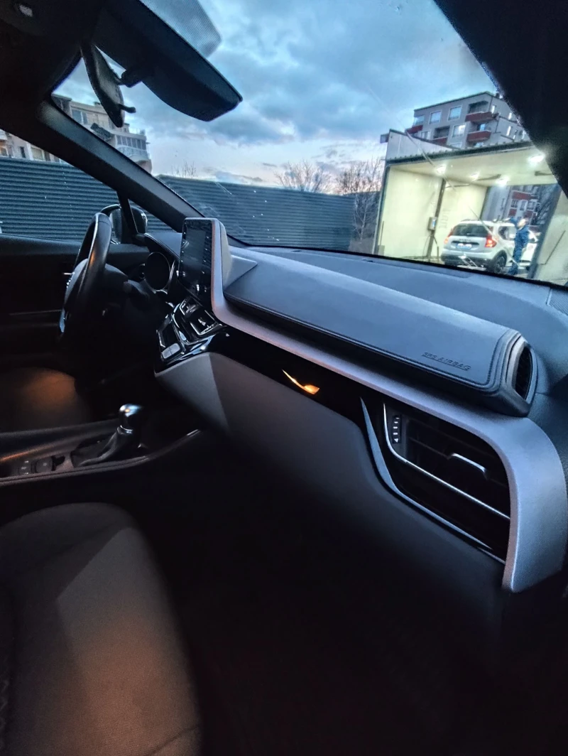 Toyota C-HR, снимка 7 - Автомобили и джипове - 53055376