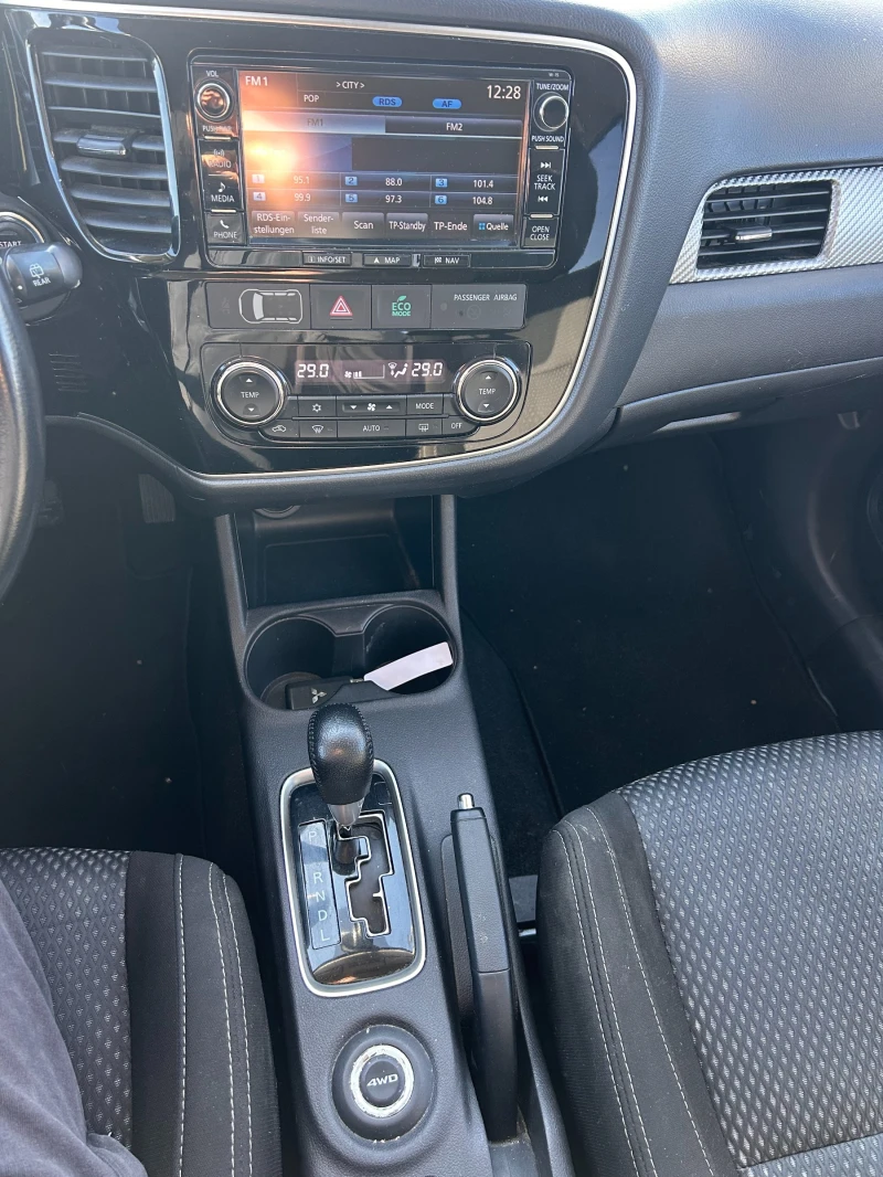 Mitsubishi Outlander 2.2DI-D 4WD AVTOMAT/NAVI/KAMERA EURO 6, снимка 14 - Автомобили и джипове - 53155036