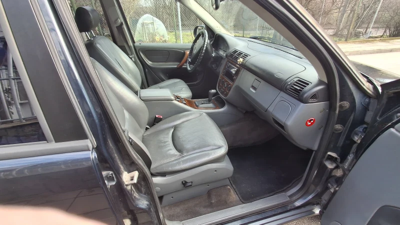 Mercedes-Benz ML 320, снимка 6 - Автомобили и джипове - 53399596