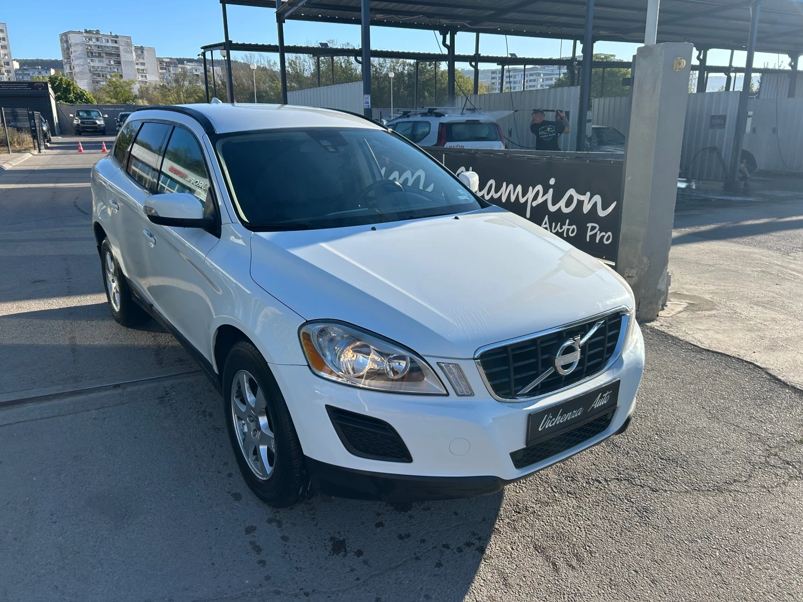 Volvo XC60 VOLVO-CX60-2.0D3-4x4-163kcAvtomat - изображение 3