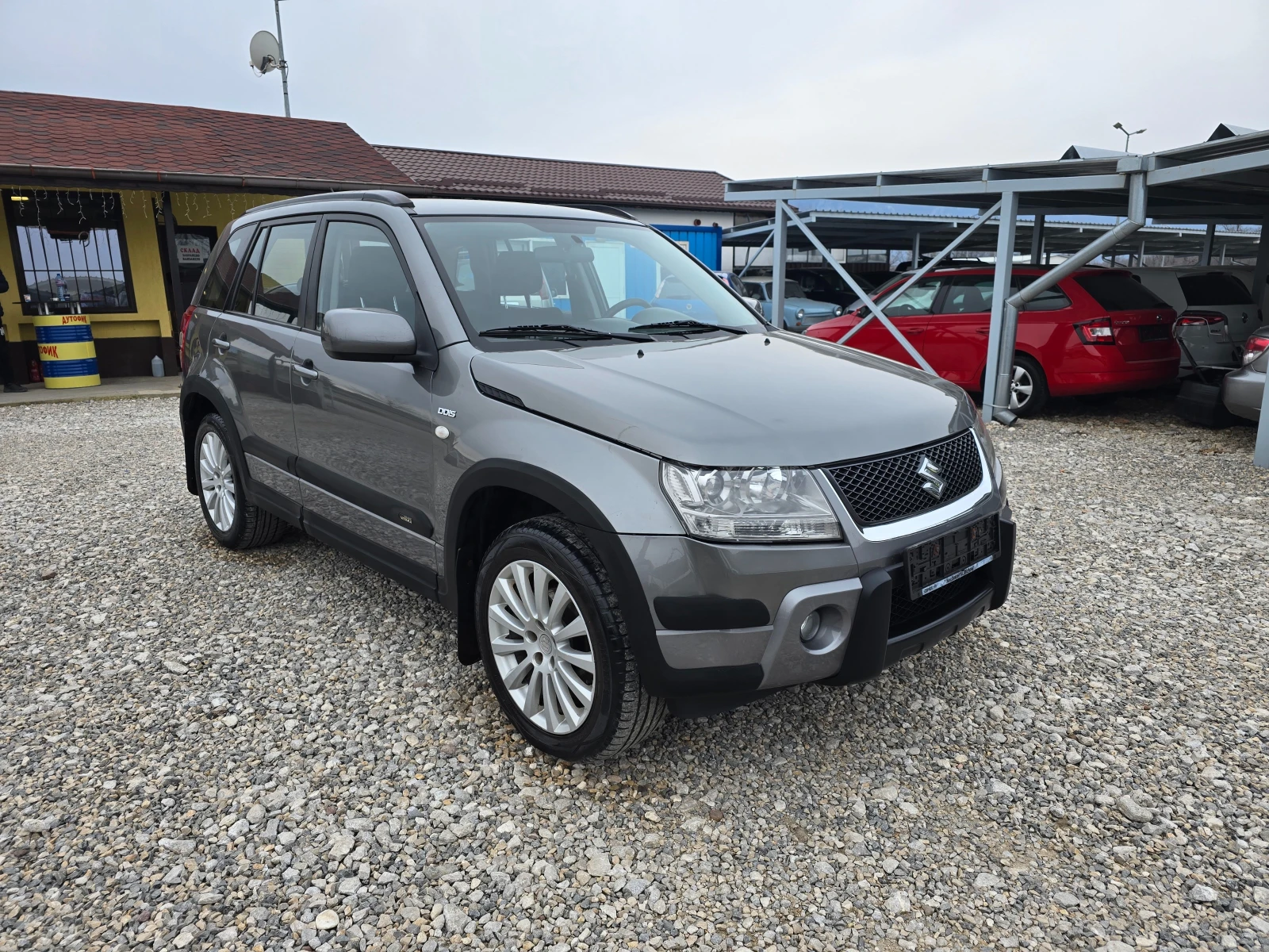 Suzuki Grand vitara 1.9DDIS РЕАЛНИ КИЛОМЕТРИ ! ! КЛИМАТРОНИК ! ! НАВИ, снимка 7 - Автомобили и джипове - 53871798