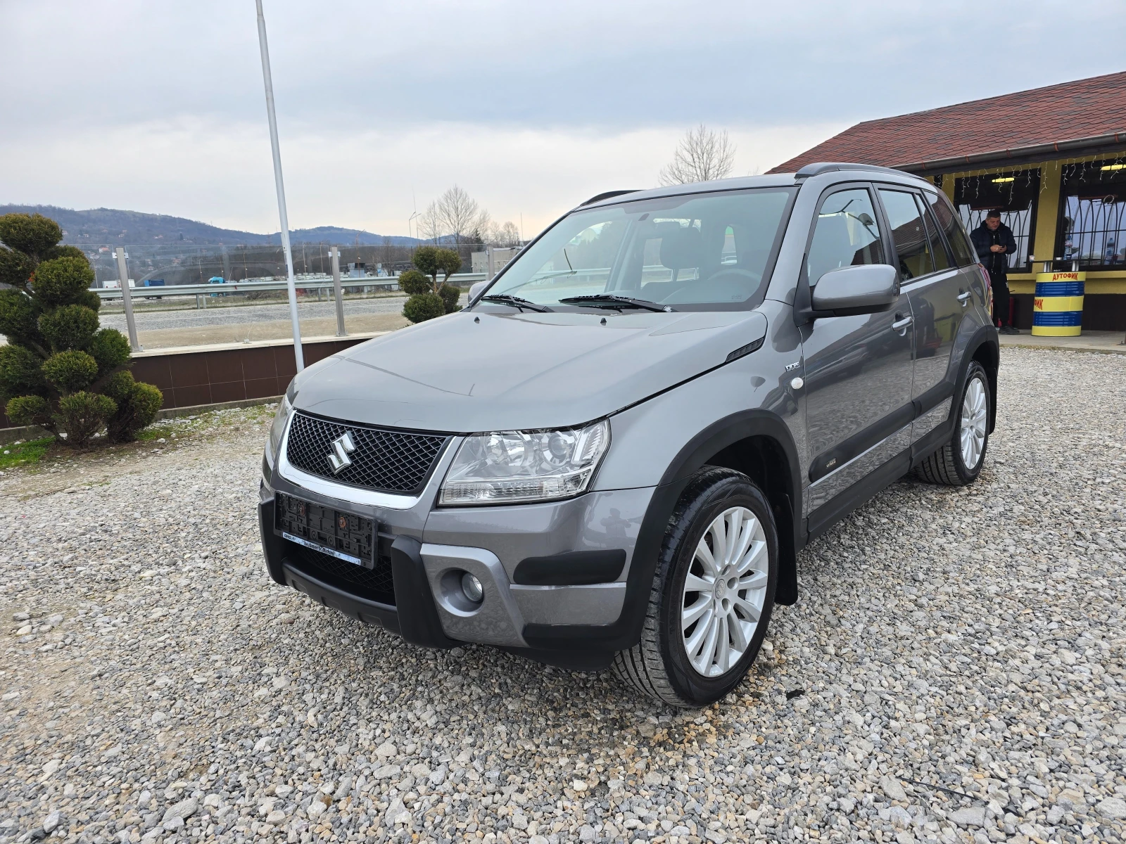 Suzuki Grand vitara 1.9DDIS РЕАЛНИ КИЛОМЕТРИ ! ! КЛИМАТРОНИК ! ! НАВИ