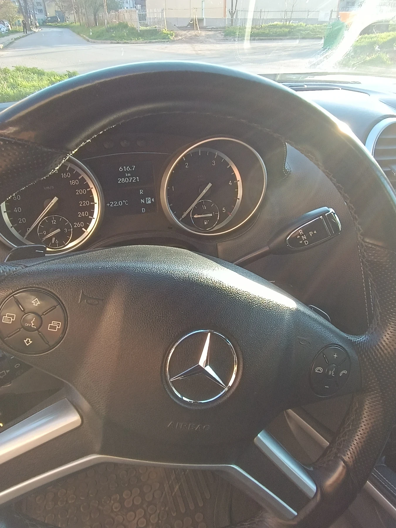 Mercedes-Benz ML 350, снимка 10 - Автомобили и джипове - 54141806