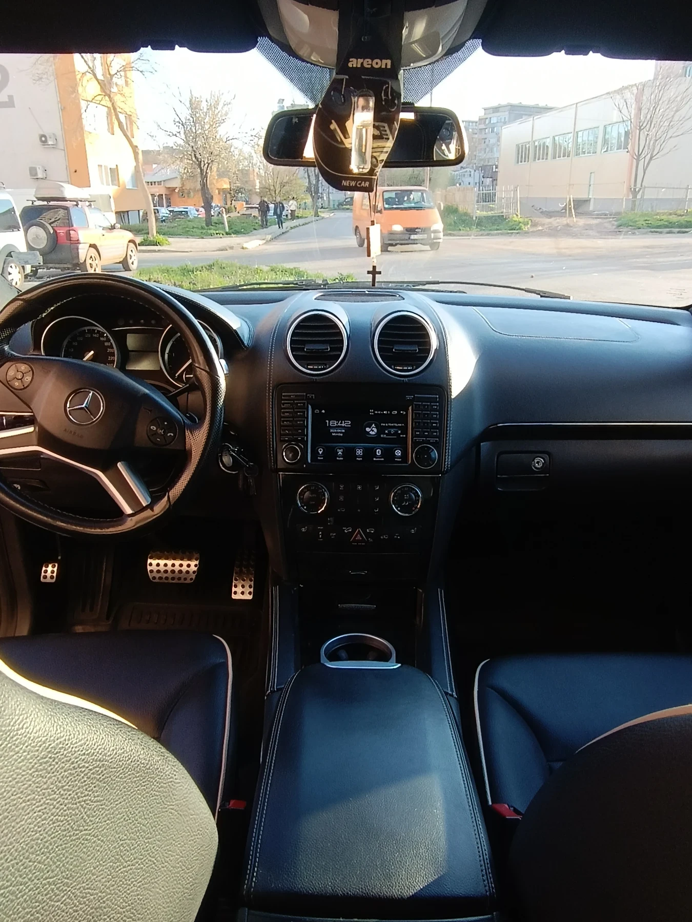 Mercedes-Benz ML 350, снимка 8 - Автомобили и джипове - 54141806