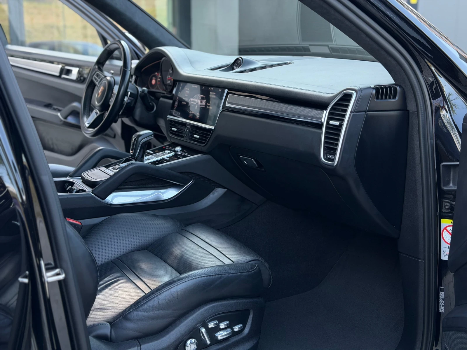 Porsche Cayenne Turbo 550PS Sport Chrono Pack 3ХTV, снимка 10 - Автомобили и джипове - 54430280