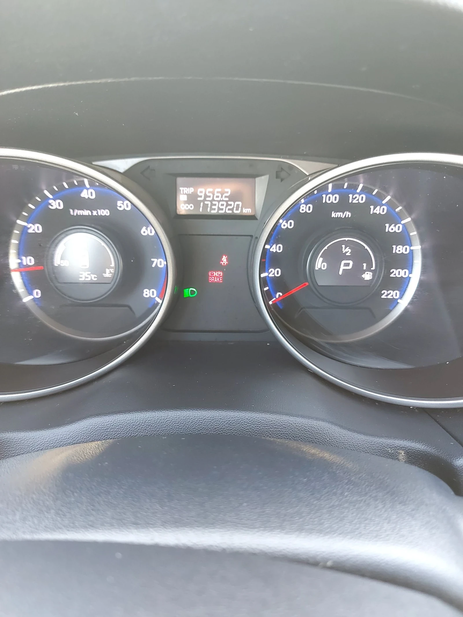 Hyundai IX35 DOHC-163кс/4х4/Автомат-Бензин/Подходящ за газ., снимка 9 - Автомобили и джипове - 54430654