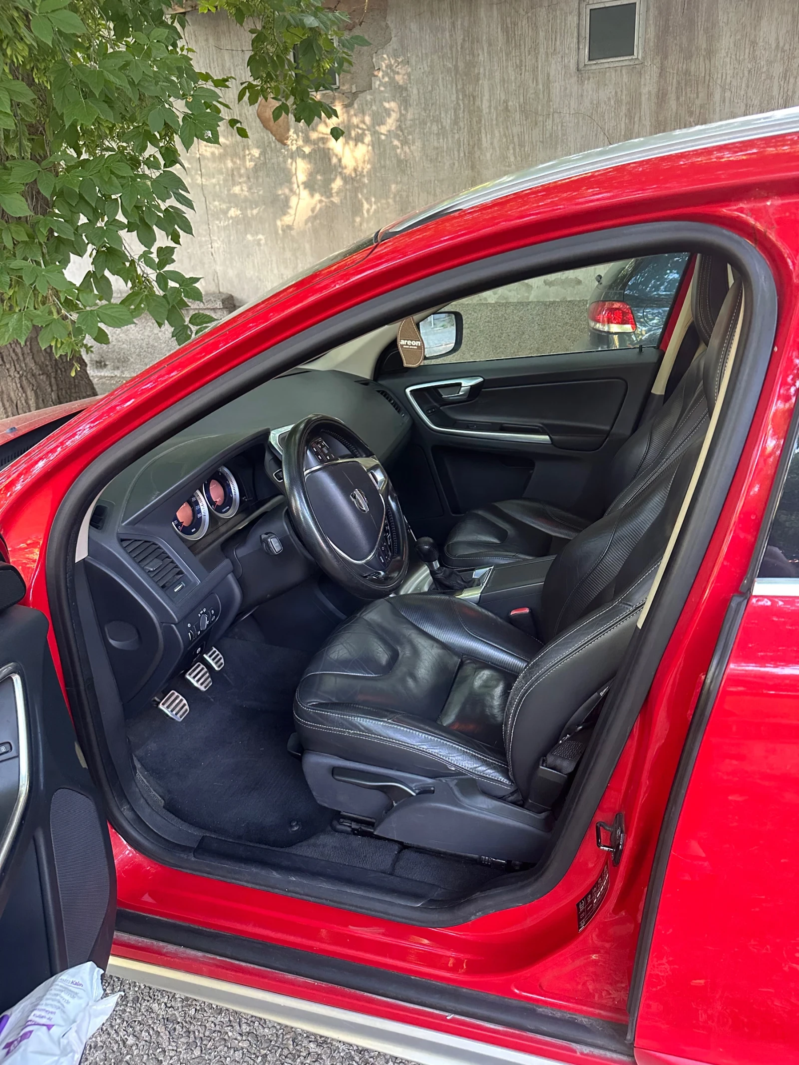 Volvo XC60, снимка 9 - Автомобили и джипове - 55083526