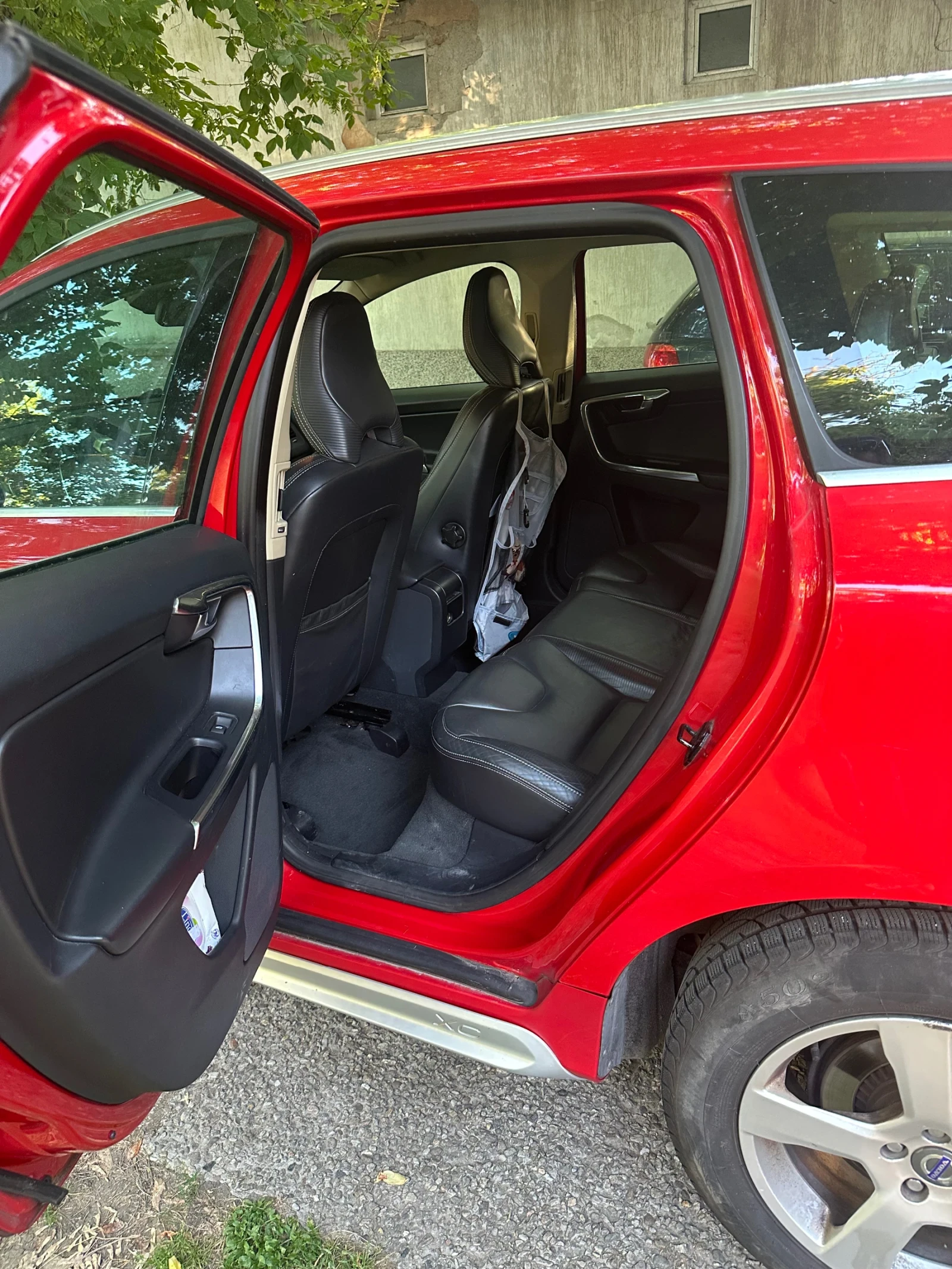 Volvo XC60, снимка 8 - Автомобили и джипове - 55083526