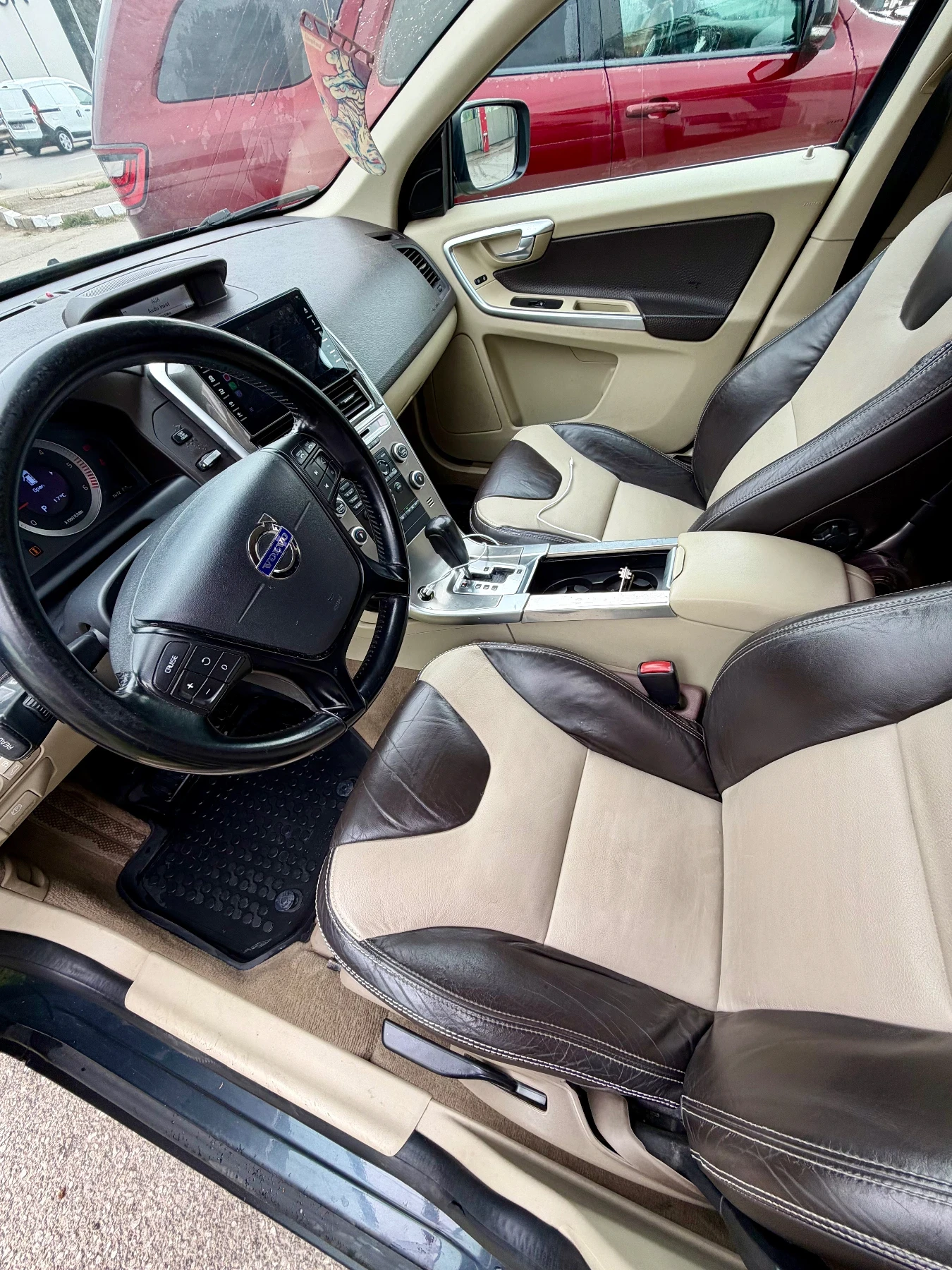 Volvo XC60 D5 AWD, снимка 8 - Автомобили и джипове - 55723224