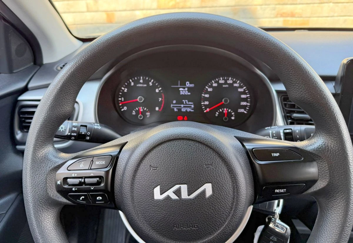 Kia Stonic 1.2i - 102000km, снимка 8 - Автомобили и джипове - 55816254