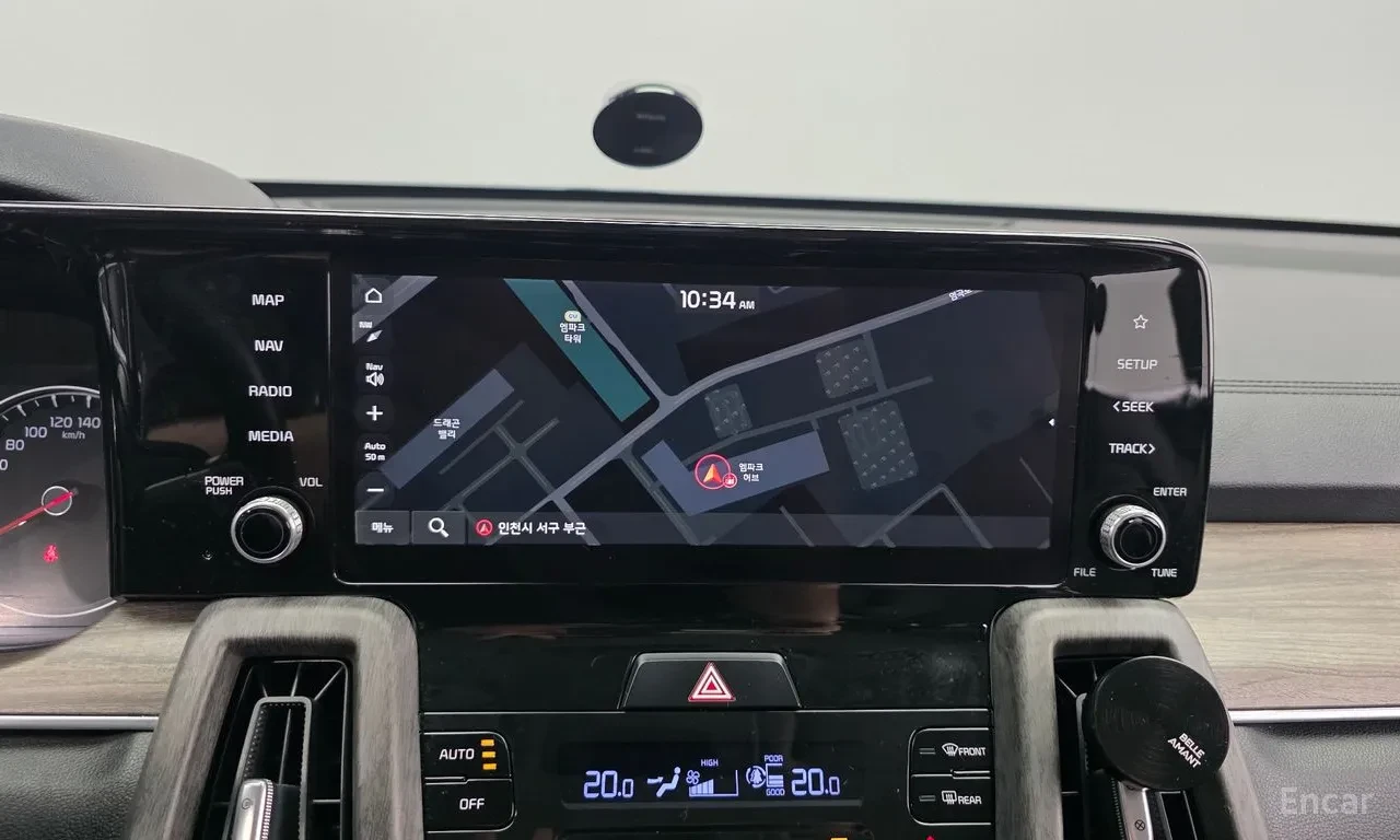 Kia Sorento 2.2, снимка 13 - Автомобили и джипове - 56625695