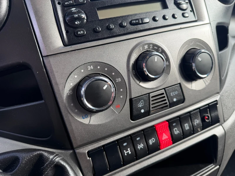 Iveco Daily 35C17* 3.0HPI* Климатик* 4.50м каросерия, снимка 6 - Бусове и автобуси - 53280141