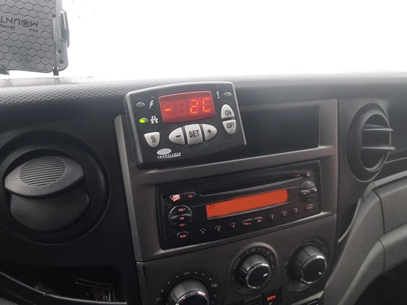 Iveco Daily 35S17 3.0HPI  ХЛАДИЛЕН* КЛИМАТИК, снимка 6 - Бусове и автобуси - 53336194
