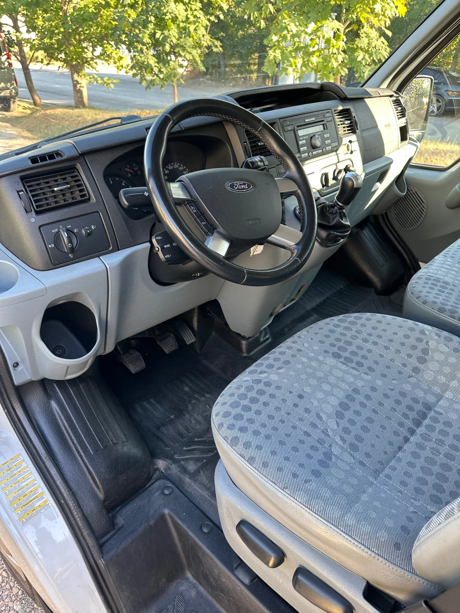 Ford Transit 2.2 8+ 1 КЛИМАТИК - изображение 9