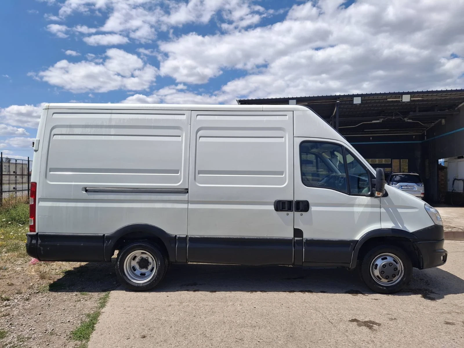 Iveco Daily 35C21 КЛИМАТИК КАМЕРА ТОП, снимка 3 - Бусове и автобуси - 55310119