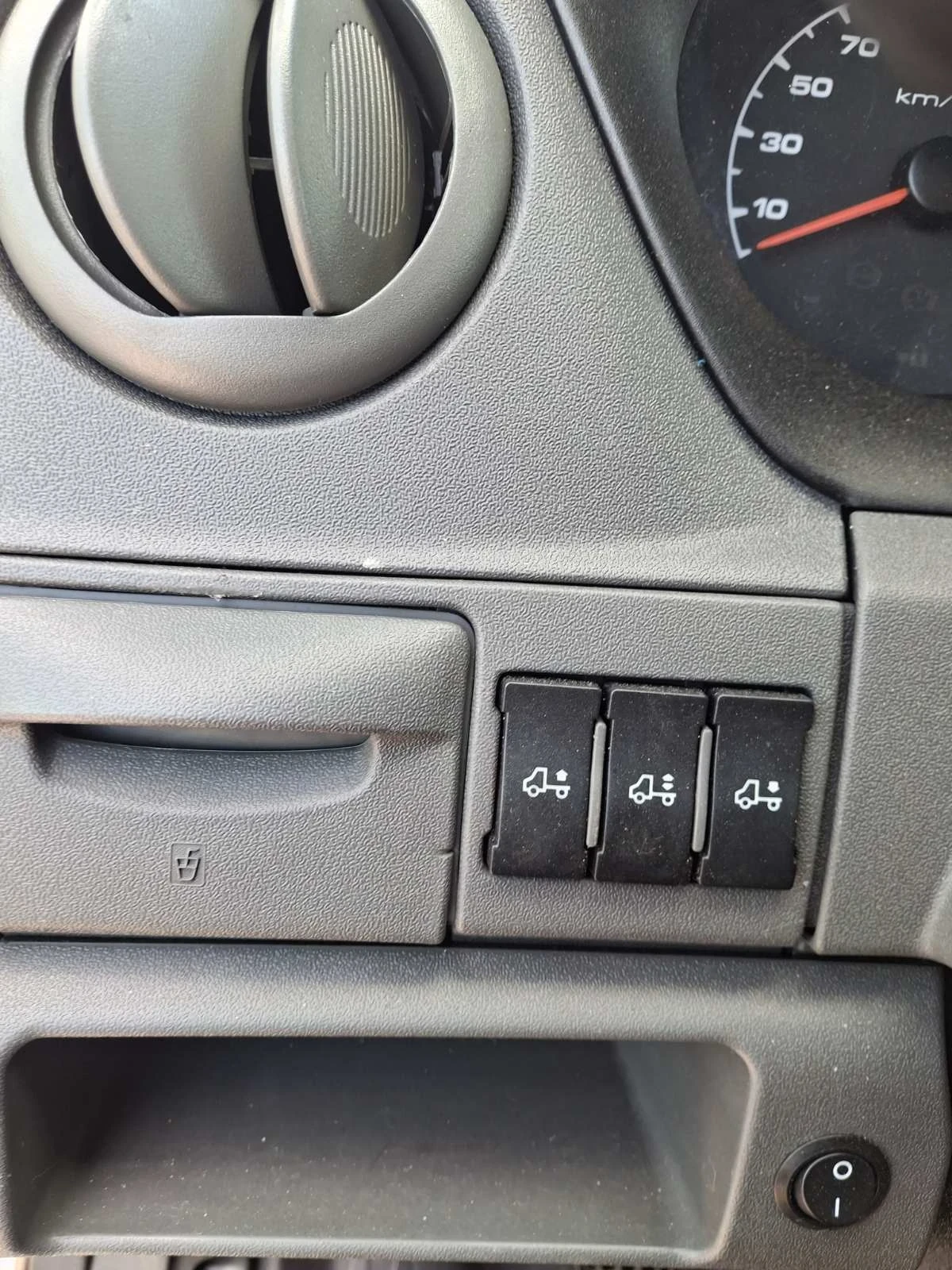 Iveco Daily 35C21 КЛИМАТИК КАМЕРА ТОП, снимка 10 - Бусове и автобуси - 55310119