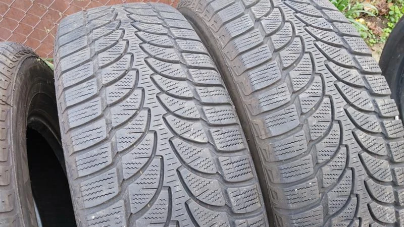 Гуми Зимни 215/70R16, снимка 3 - Гуми и джанти - 27400577