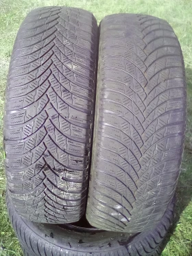 Гуми Зимни 215/65R17, снимка 2 - Гуми и джанти - 49276283