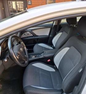 Toyota Avensis 1.6i Гаранция, снимка 8