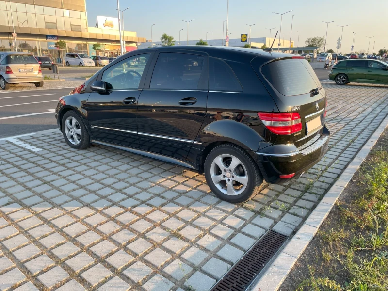 Mercedes-Benz B 200 Premium, снимка 2 - Автомобили и джипове - 46856028